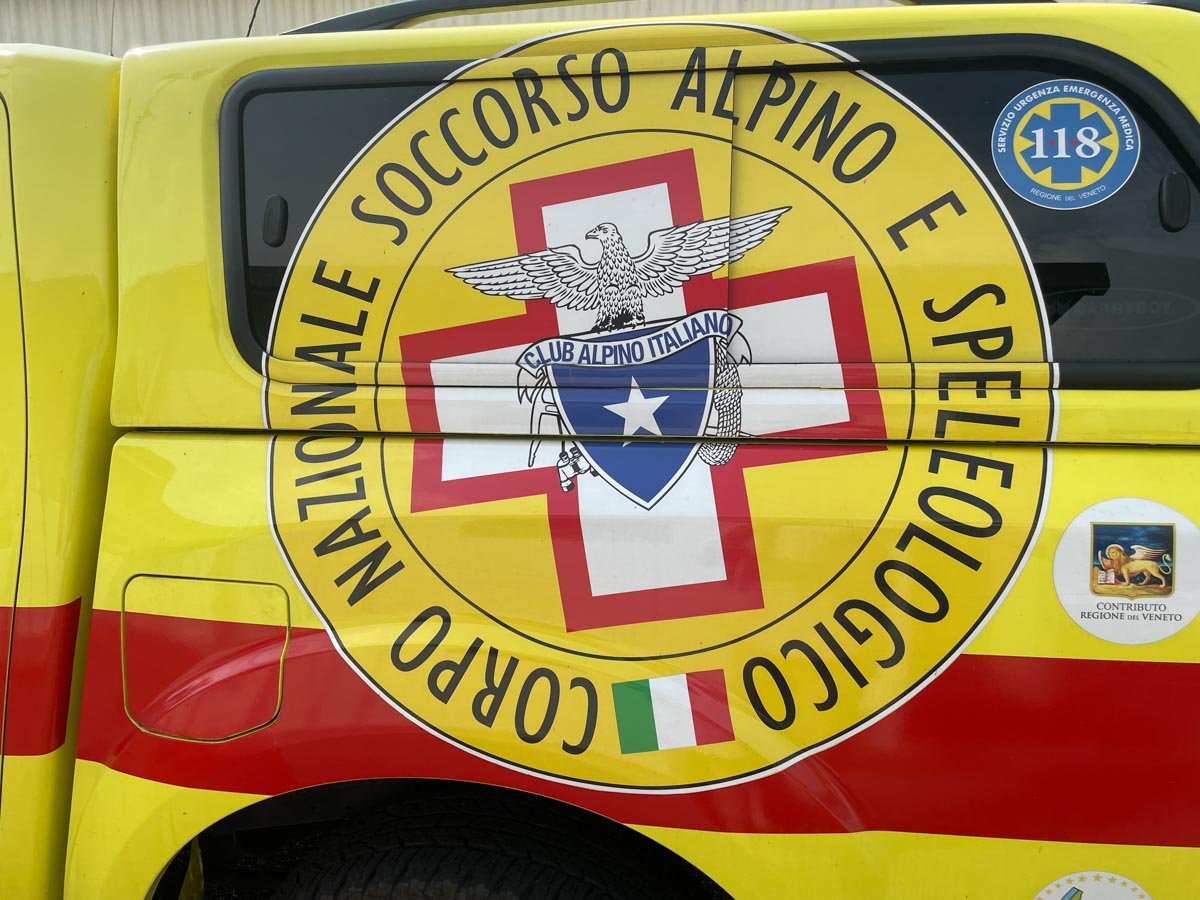 Mezzo del Soccorso alpino e speleologico di Verona