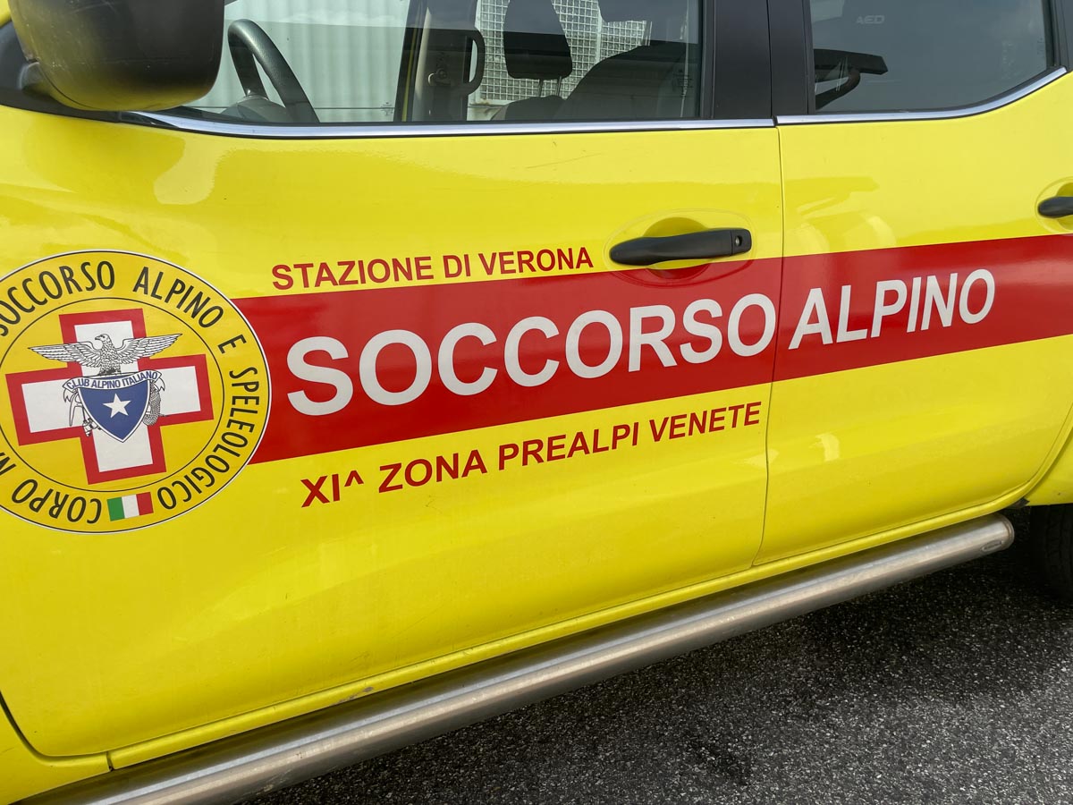 Mezzo del Soccorso alpino e speleologico di Verona