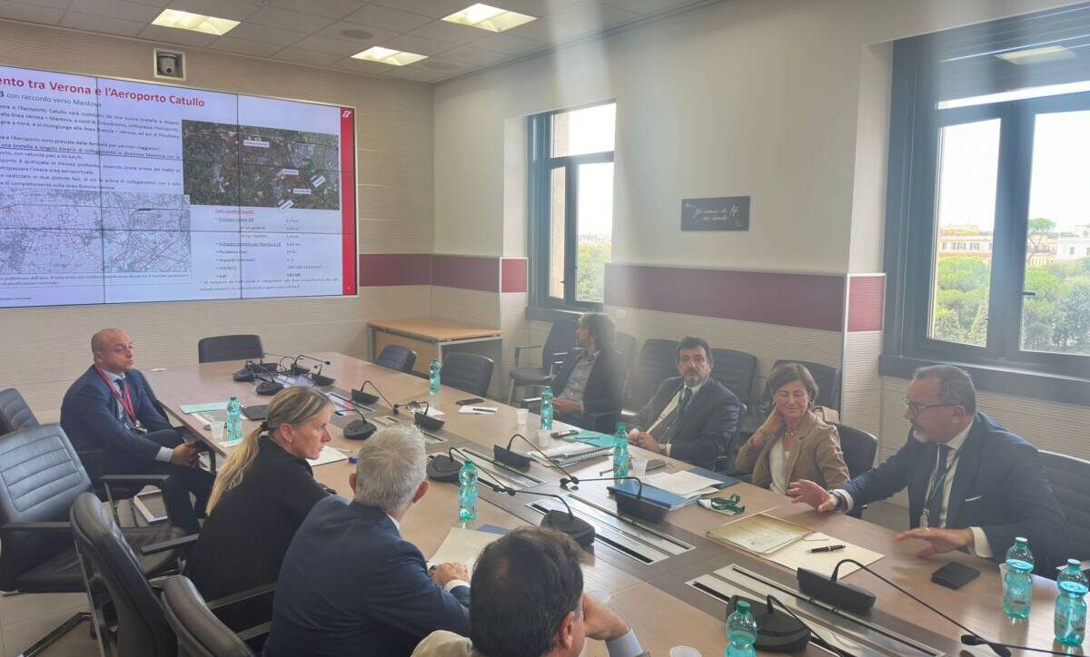 Stazione-aeroporto Catullo Verona Elisa De Berti collegamento