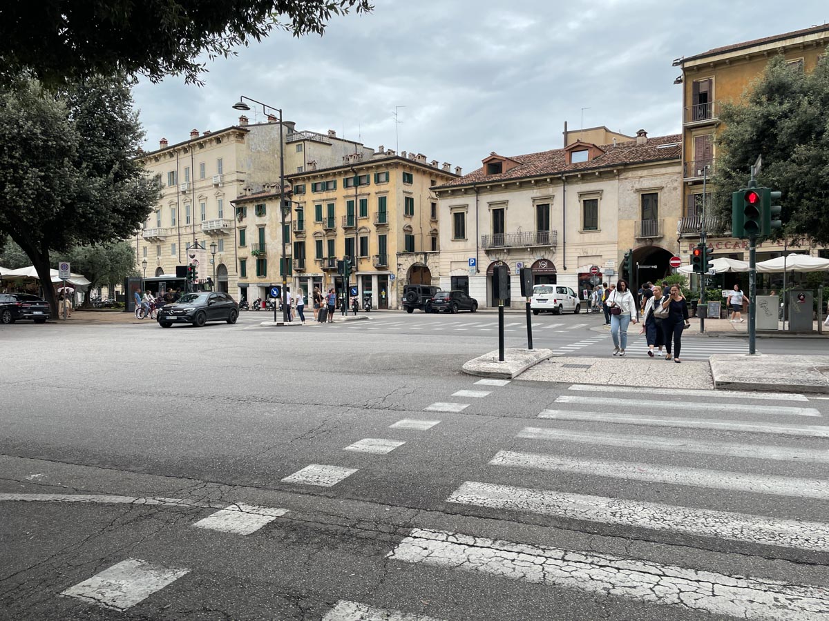 Strisce pedonali - corso Porta Nuova