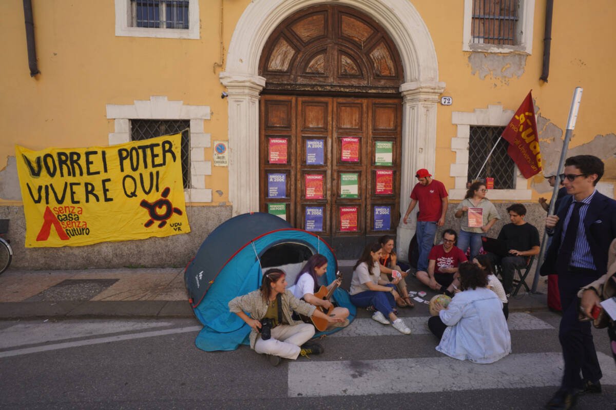 protesta manifestazione udu verona caserma trainotti