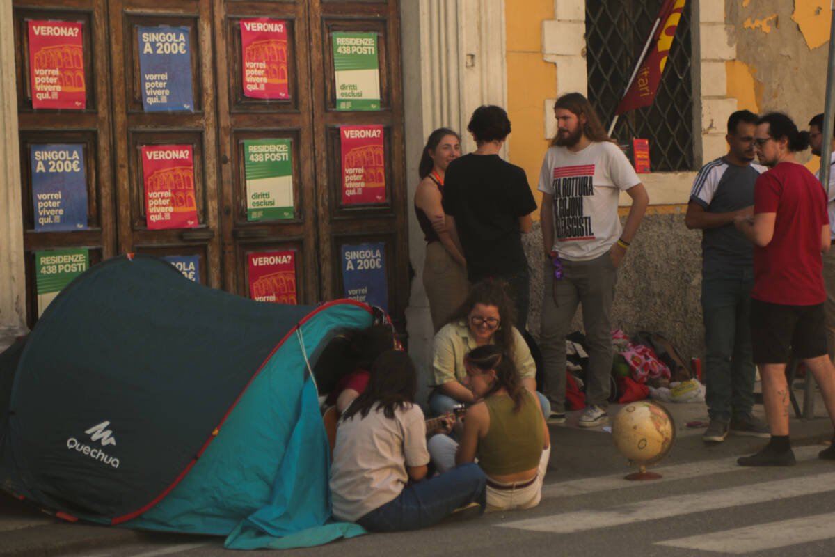 protesta manifestazione udu verona caserma trainotti