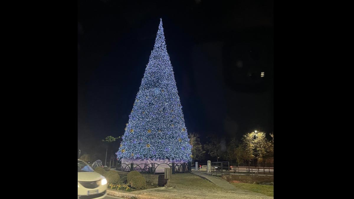 Albero Natale Bauli Porta Nuova