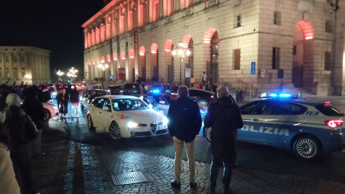 Festeggiamenti albanesi in piazza Bra, 28 novembre 2023