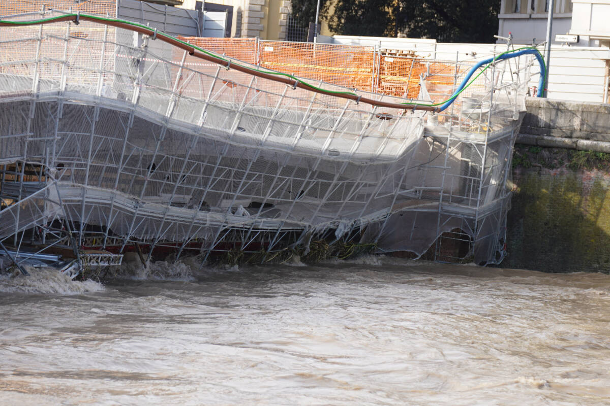 PONTE NUOVO piena Adige