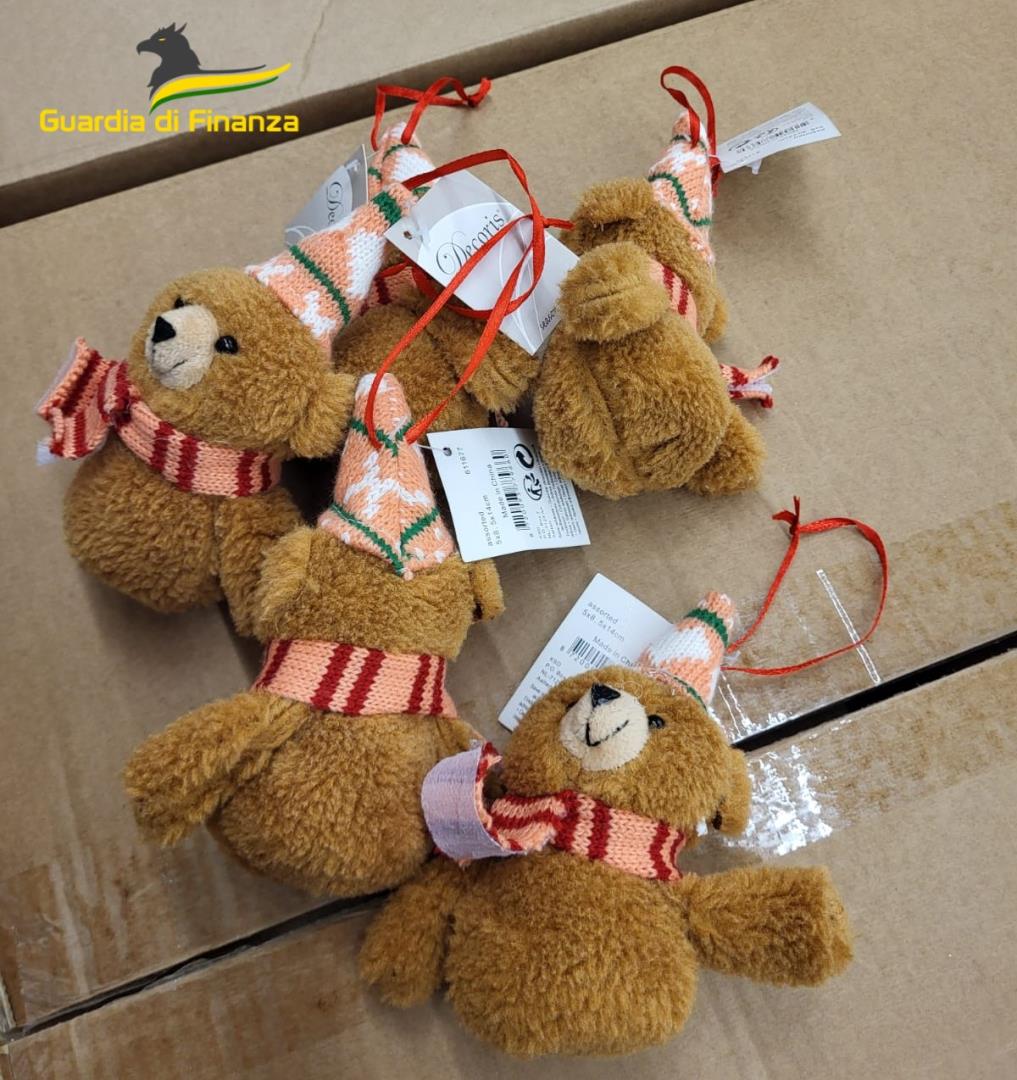 Guardia di Finanza - articoli natalizi pericolosi
