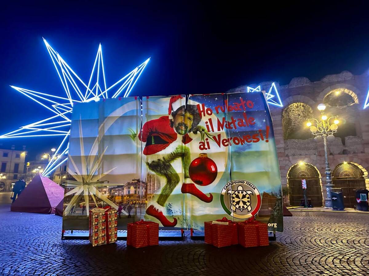 Damiano Tommasi Grinch CasaPound