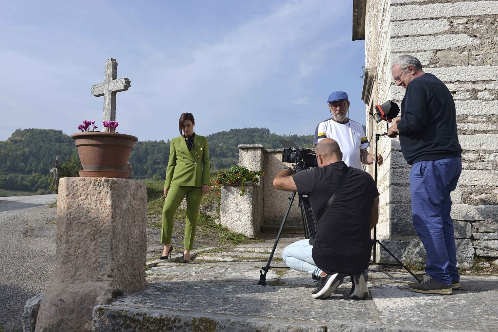Le riprese del docufilm in contrada Zivelongo.