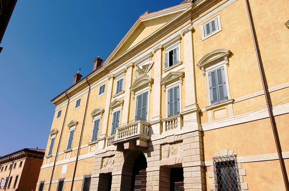Biblioteca Valeggio sul Mincio Palazzo Guarienti