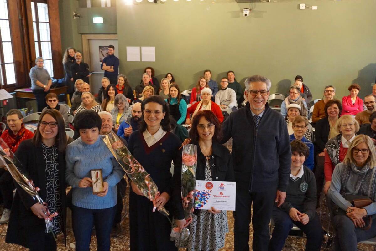 Fidas dona una poesia