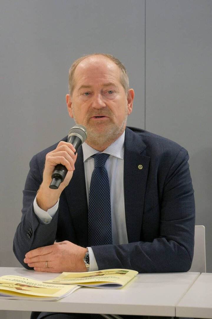 il commissario straordinario nazionale per l’emergenza idrica, Nicola Dell’Acqua a Fieragricola