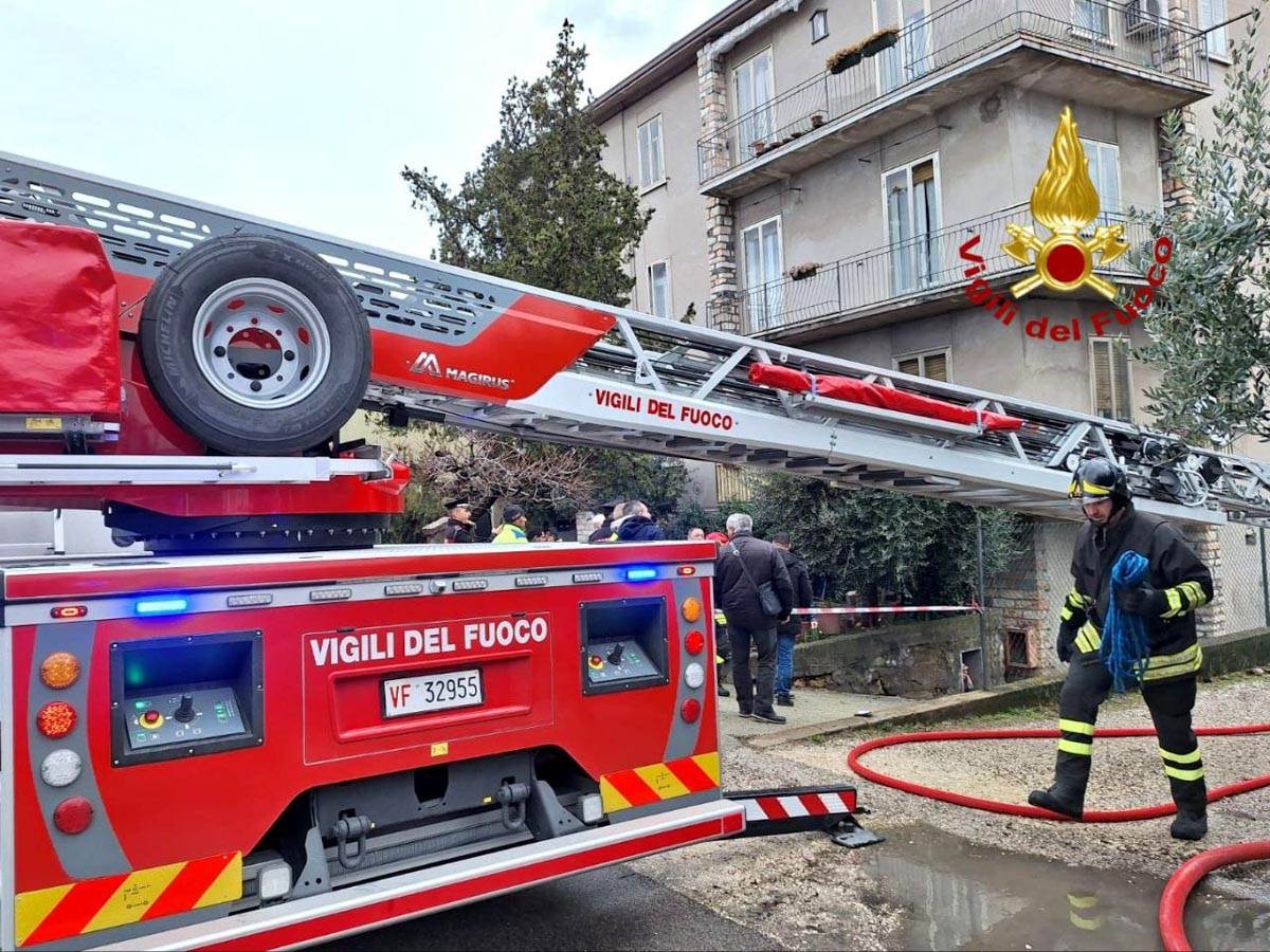 Incendio Sant'Ambrogio di Valpolicella - Vigili del fuoco