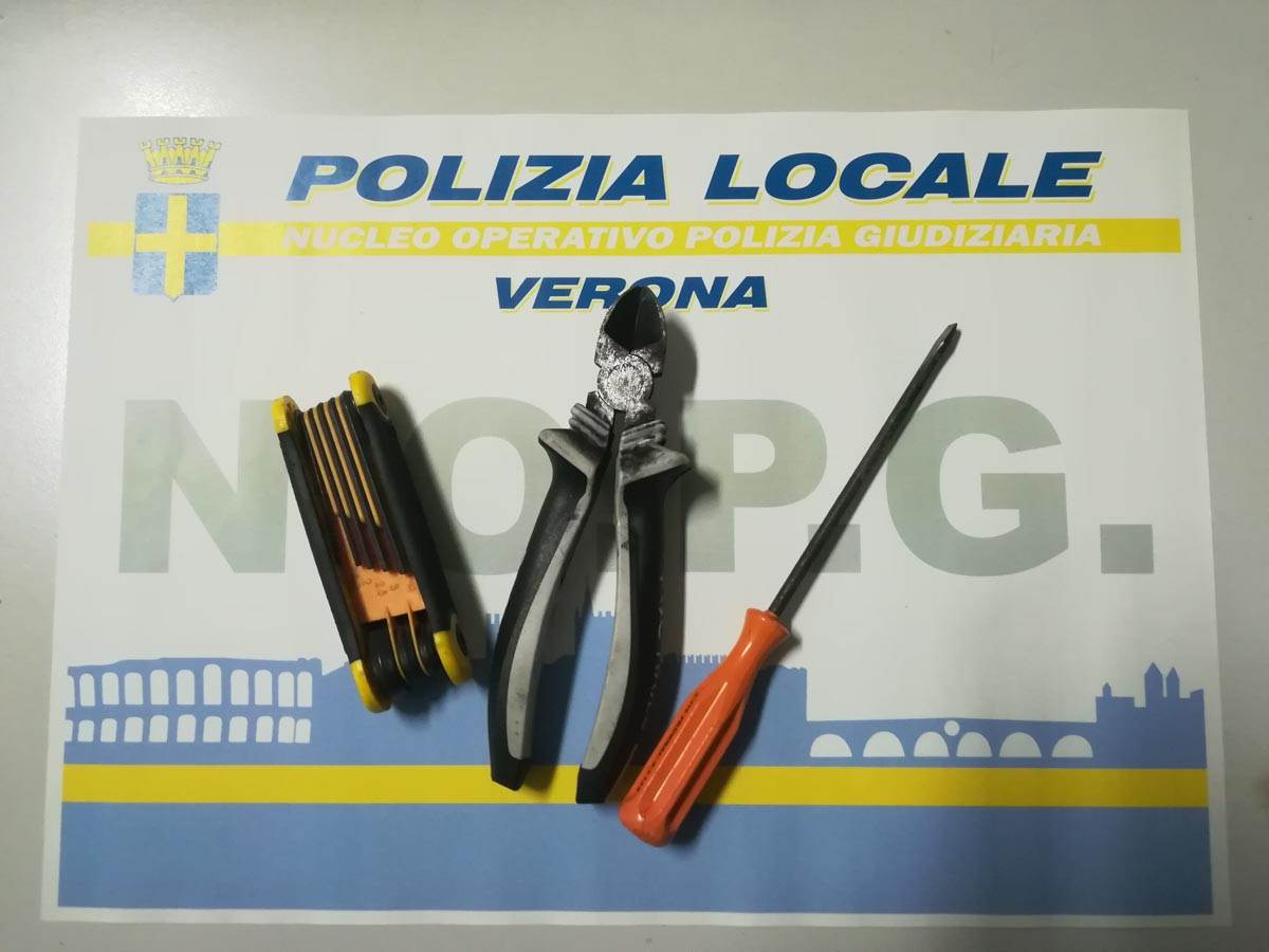 Polizia Locale Verona - Bici rubate (2) arnesi scasso
