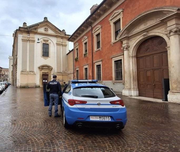 Polizia di Stato - lite piazza Arditi Verona