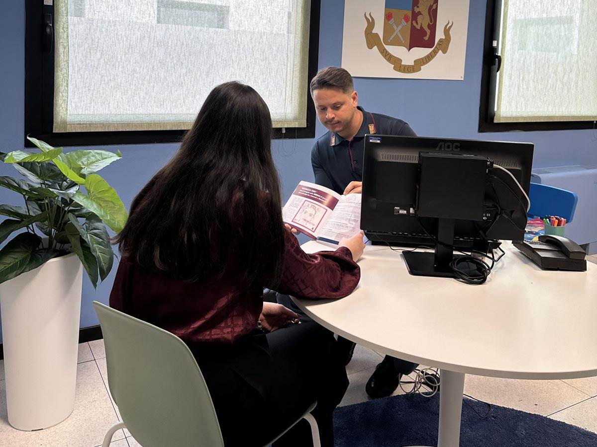 Polizia di Stato - violenze braccialetto elettronico