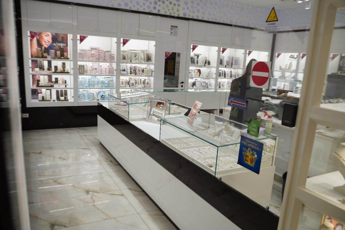 Rapina gioielleria Grande Mela (2)