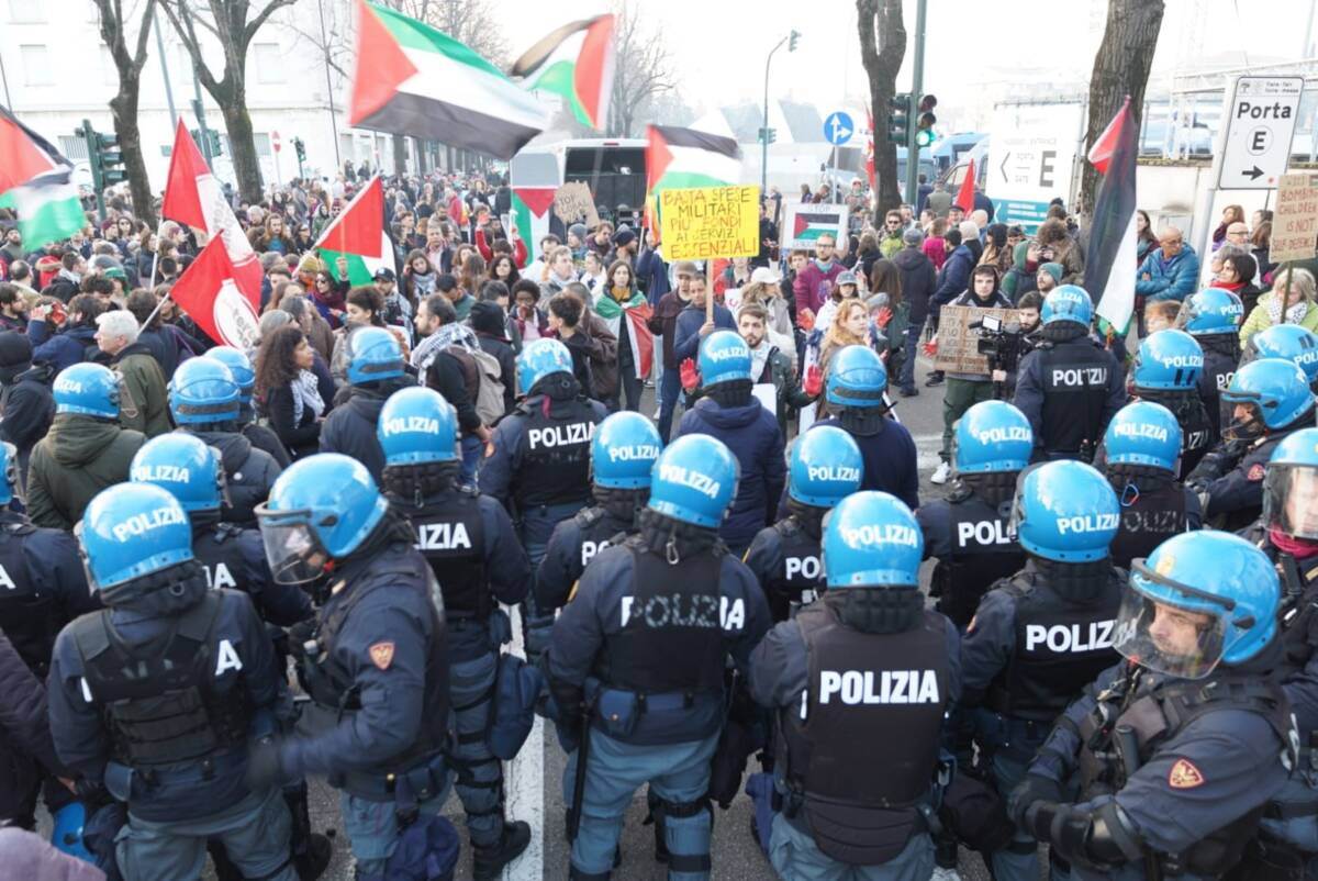 Proteste fiera armi manifestazione (AS)