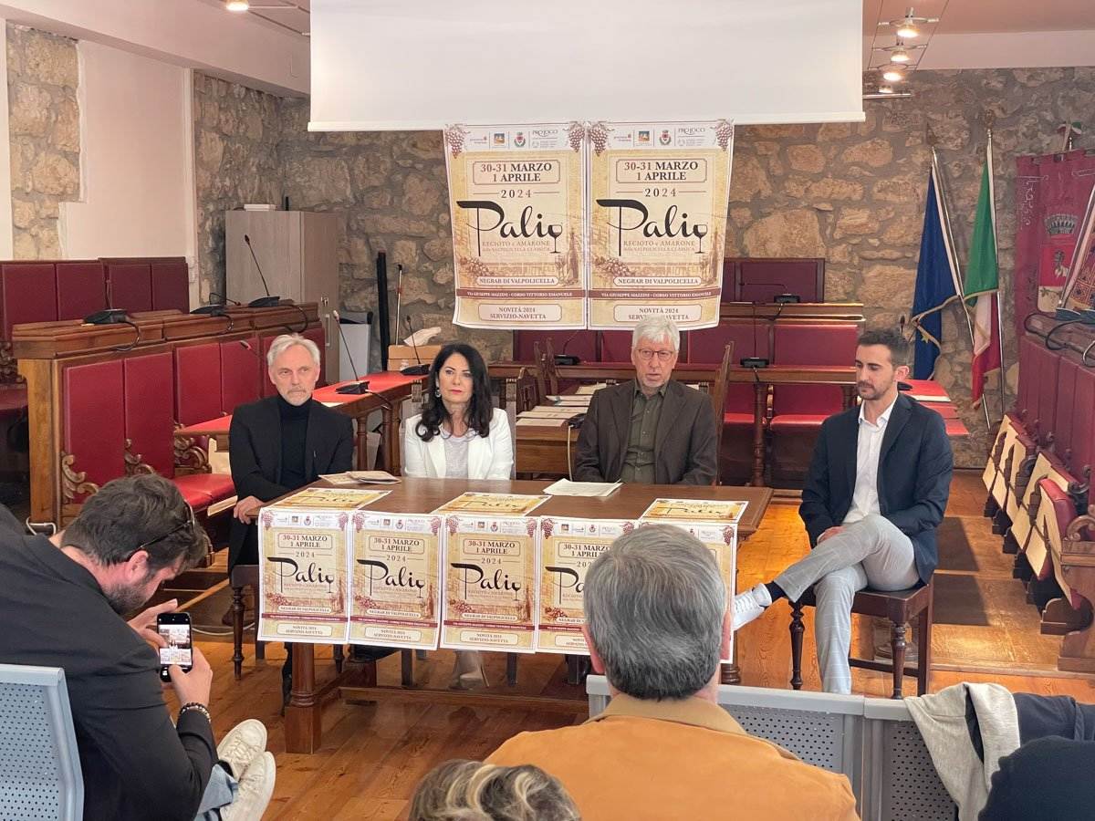 Presentazione del Palio del Recioto e dell'Amarone 2024 in municipio a Negrar di Valpolicella