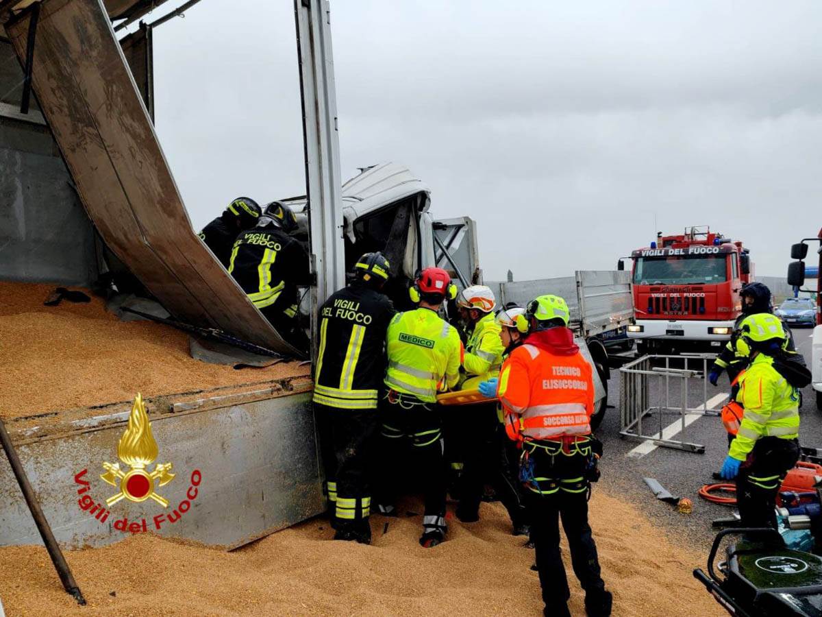 Incidente A22 Nogarole Rocca - VVF