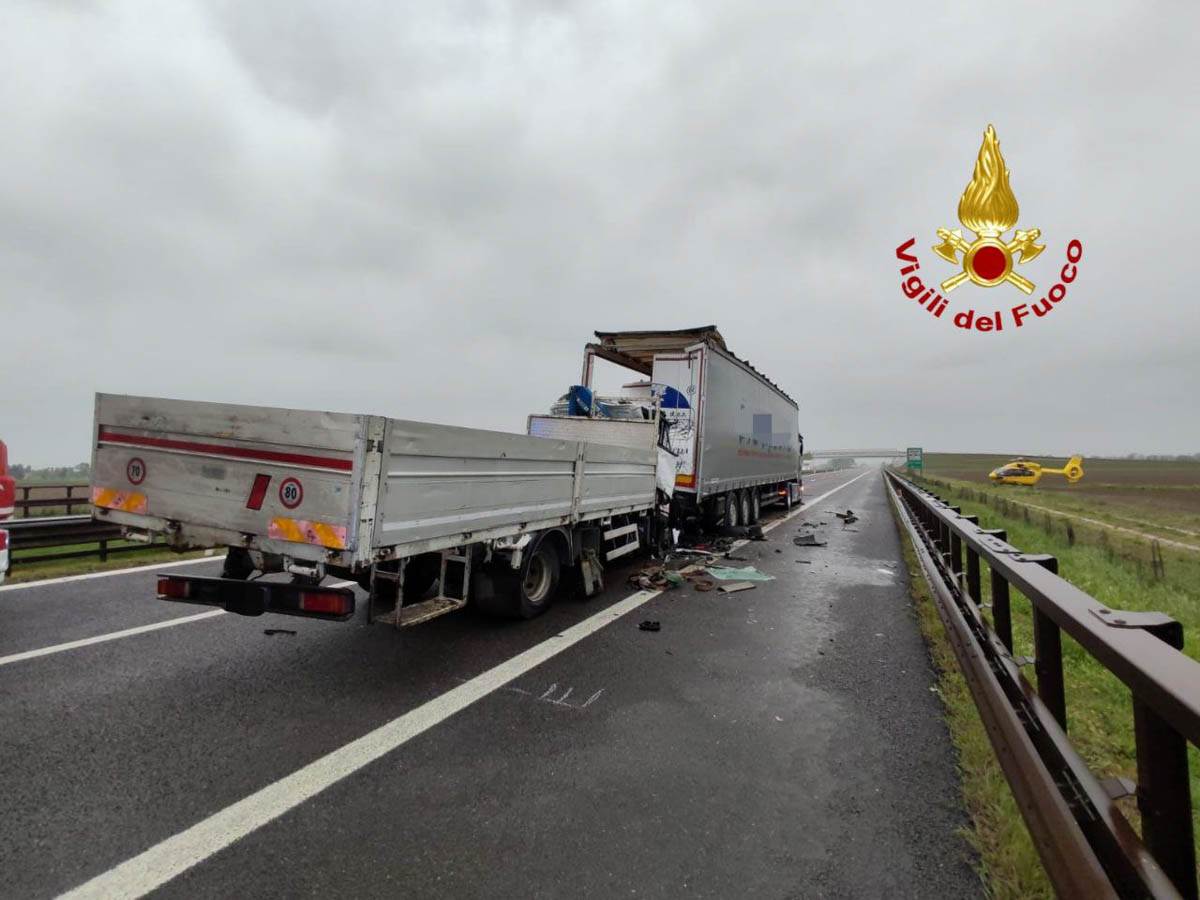 Incidente A22 Nogarole Rocca - VVF