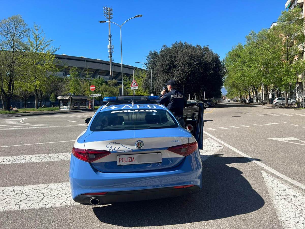 Polizia di Stato stadio verona tentata rapina pistola