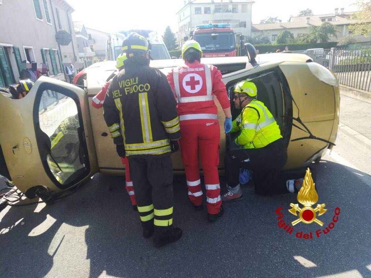 incidente verona via brigata aosta