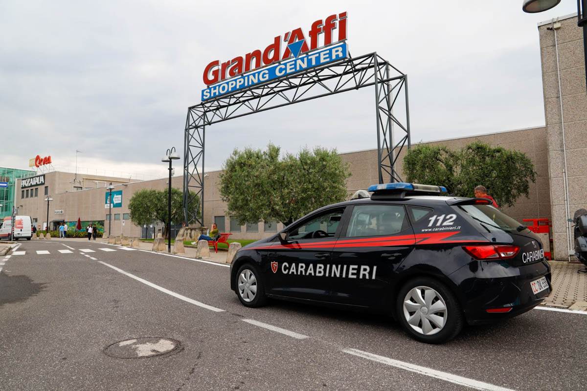 Carabinieri - Affi furto bici grand'affi centro commerciale