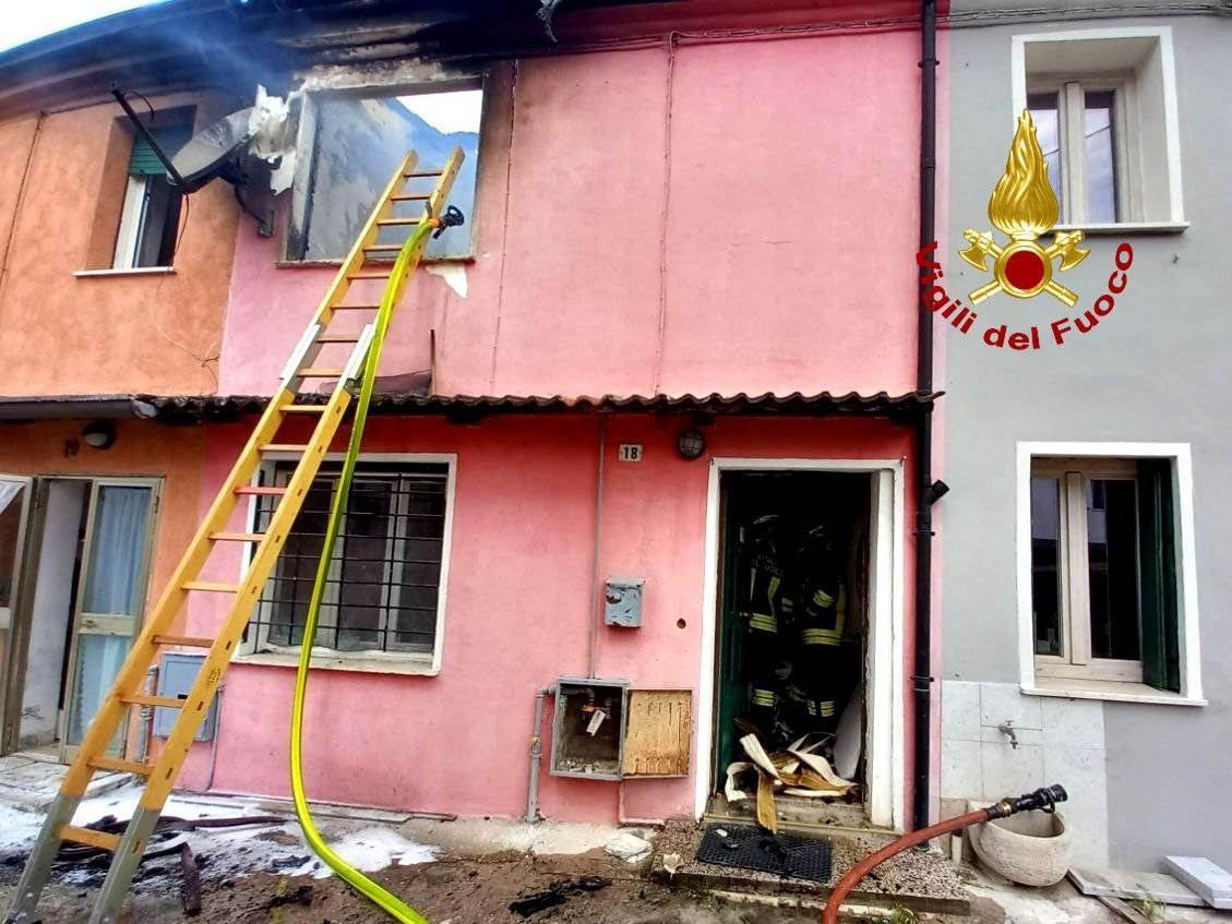 Incendio Casaleone - Vigili del fuoco