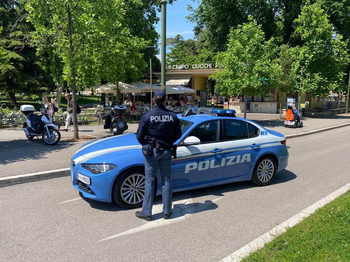 Polizia di Stato - espulsione arsenale