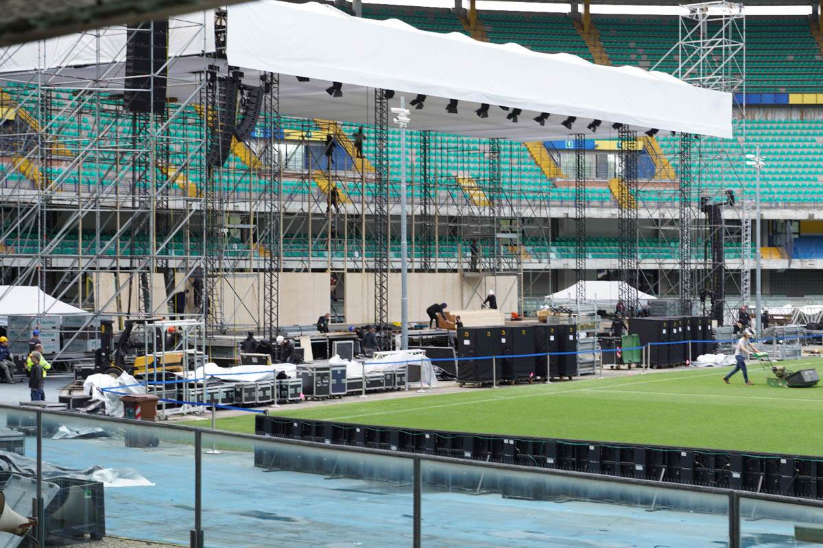 Preparativi per Papa Francesco al Bentegodi
