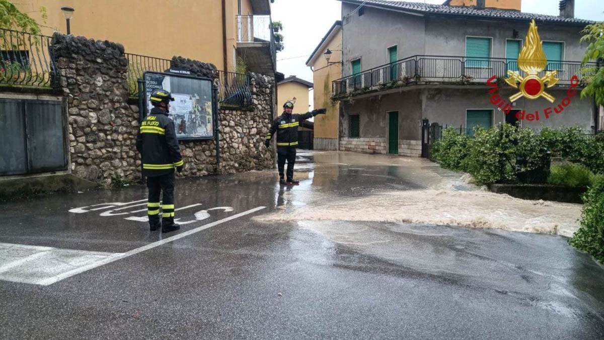 Torrente Ri esondato a Peri di Dolcè (21-05-2024)