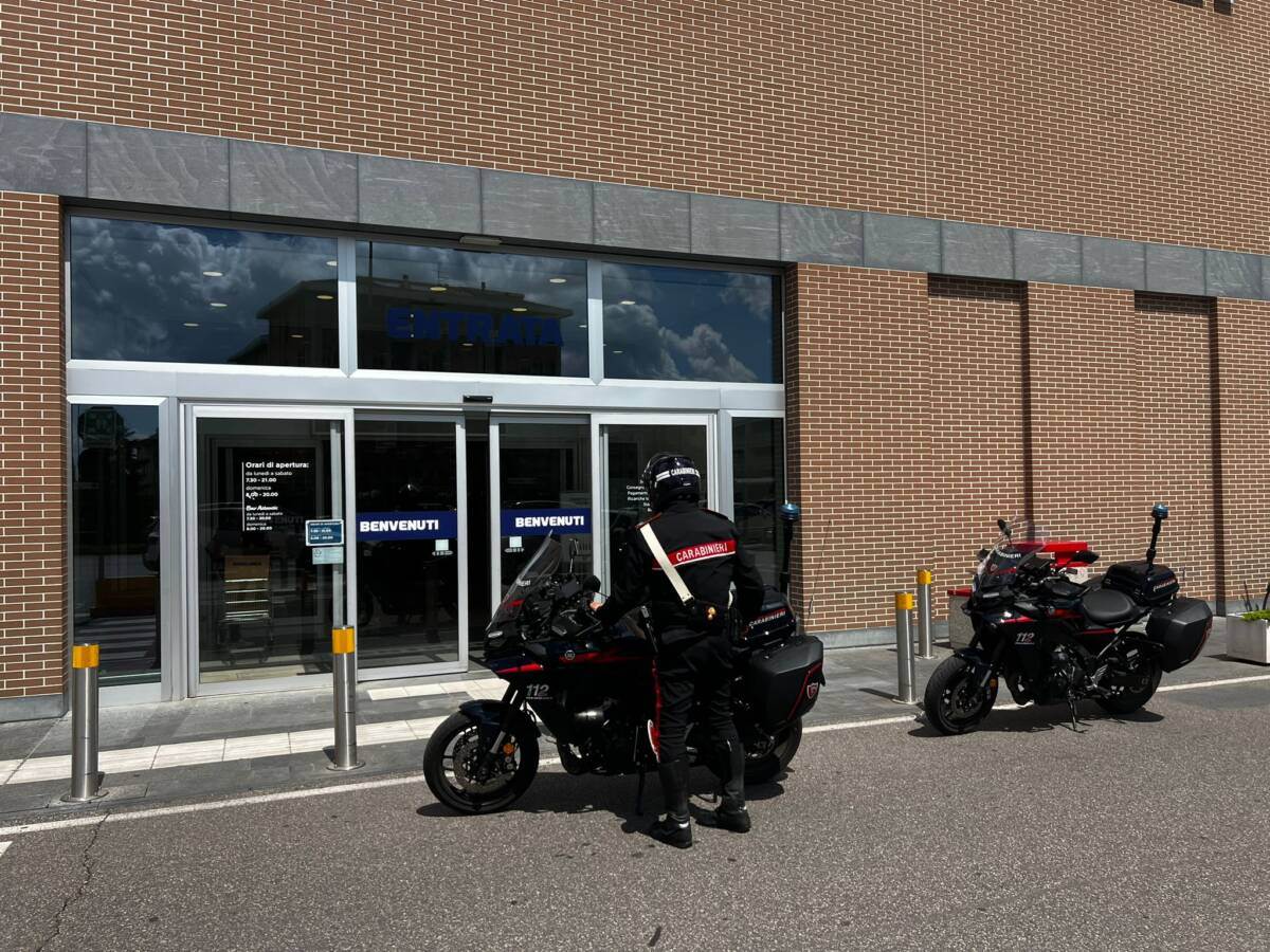 carabinieri esselunga