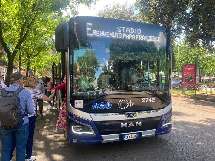 ATV autobus navetta papa francesco verona