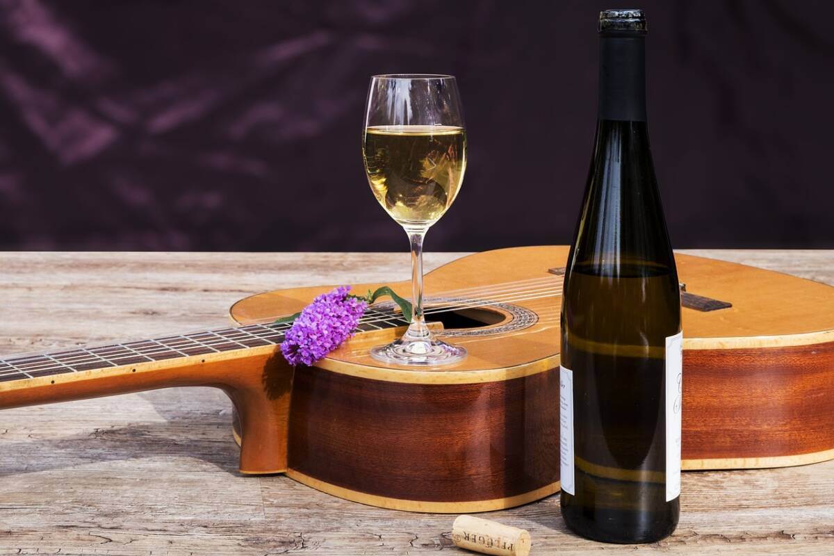 vino bianco musica