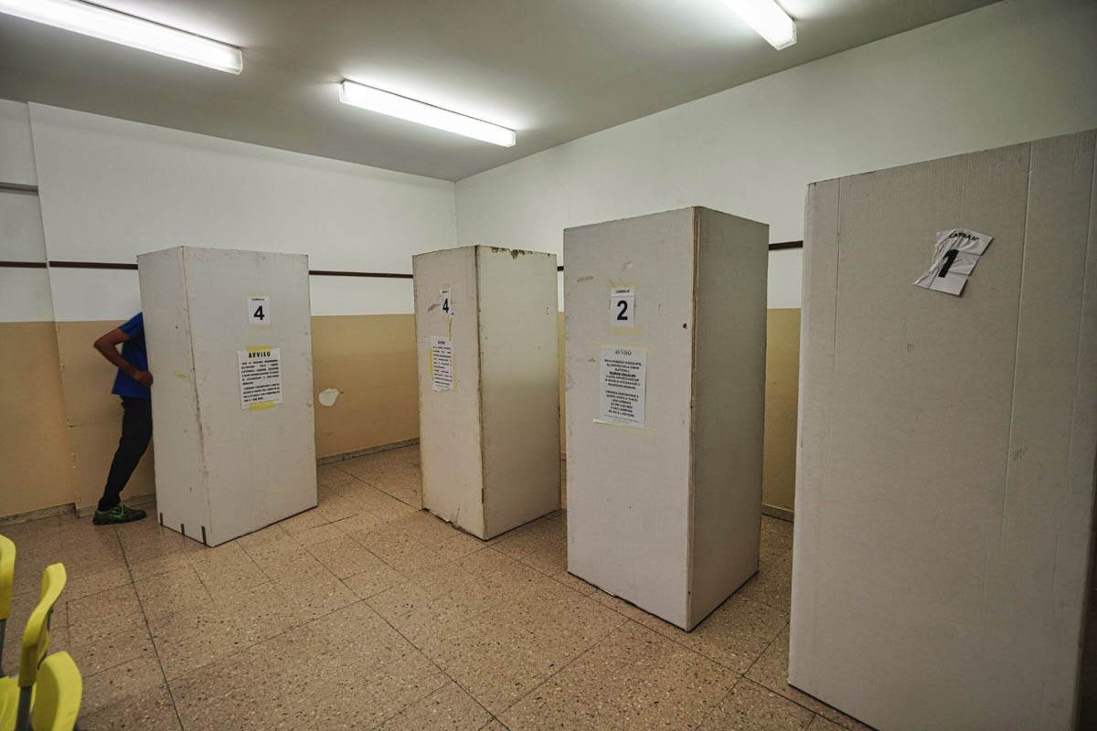 Cabine elettorali - elezioni voto