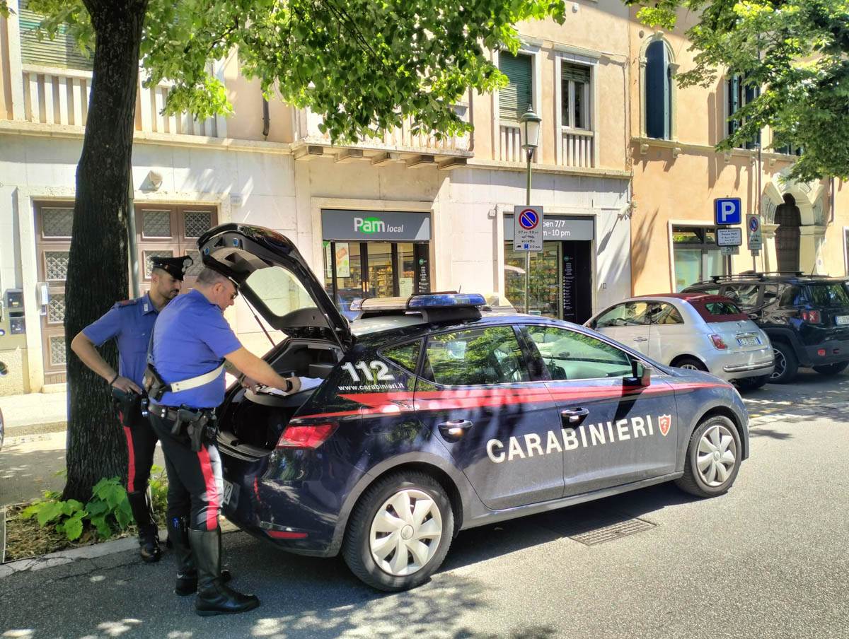 Carabinieri - Verona supermercato rapina via valverde