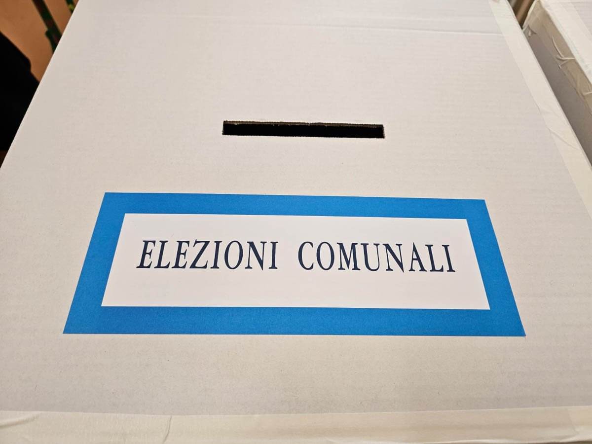 Urna per le elezioni comunali