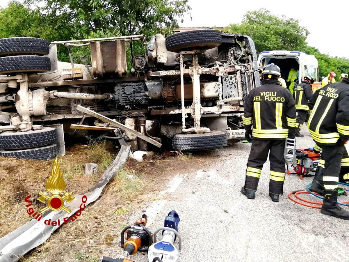 Incidente tangenziale nord SS12 Bussolengo - Vigli del fuoco