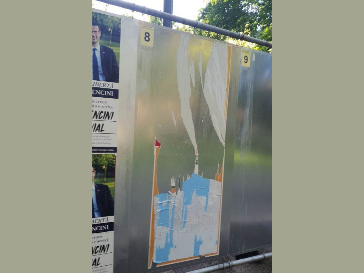 Manifesto Avs strappato