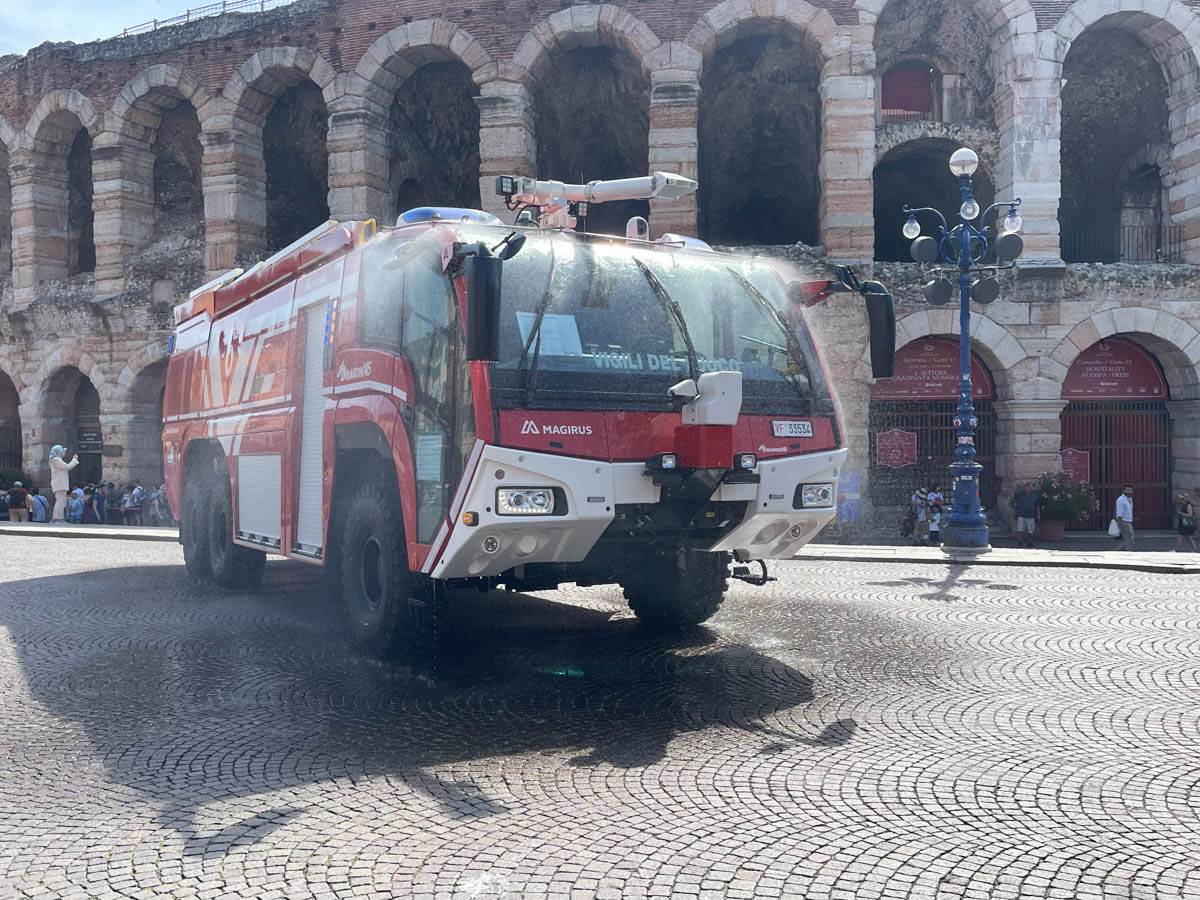 Presentazione a Verona del mezzo aeroportuale Magirus Dragon X6