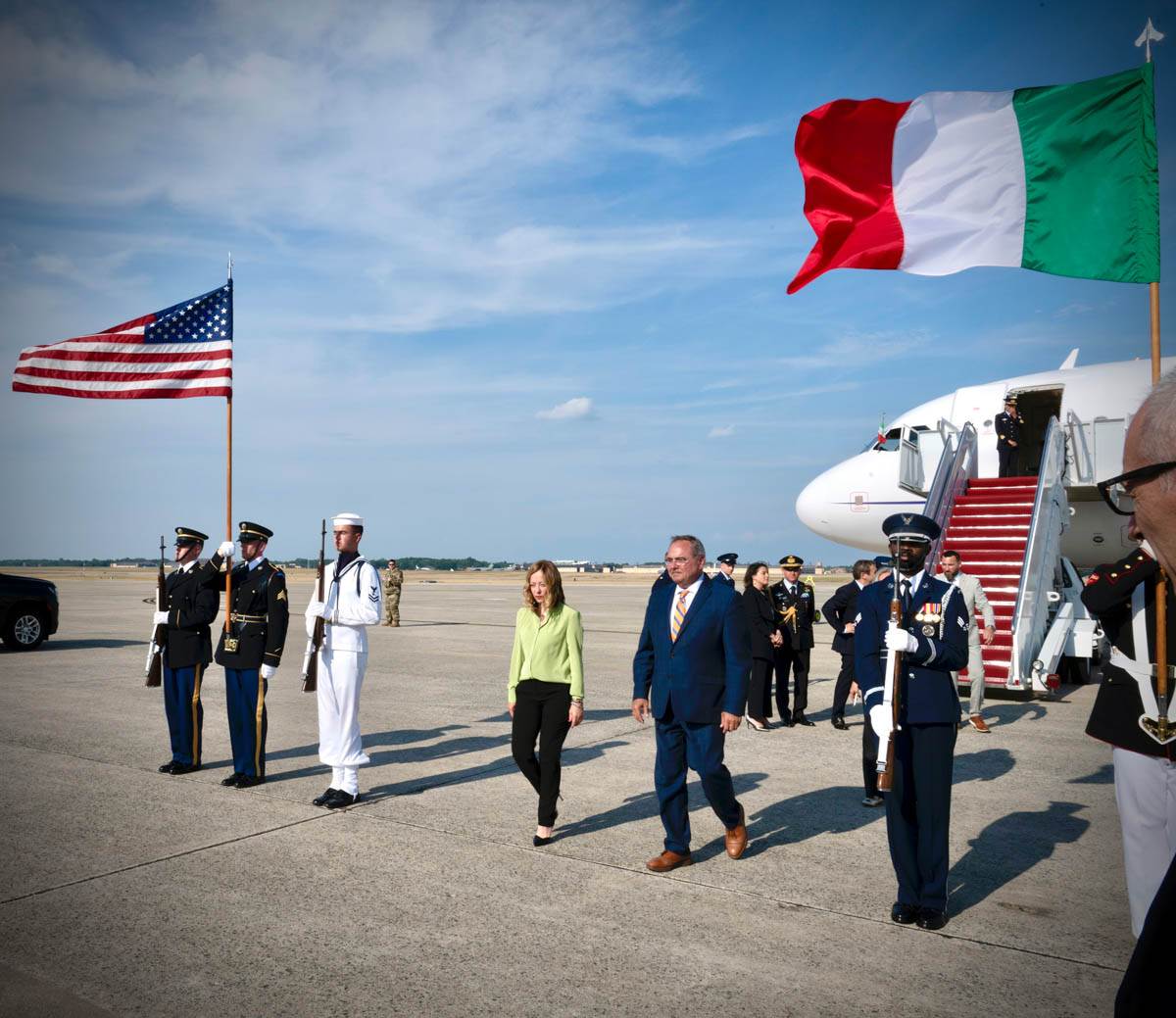 Giorgia Meloni vertice Nato