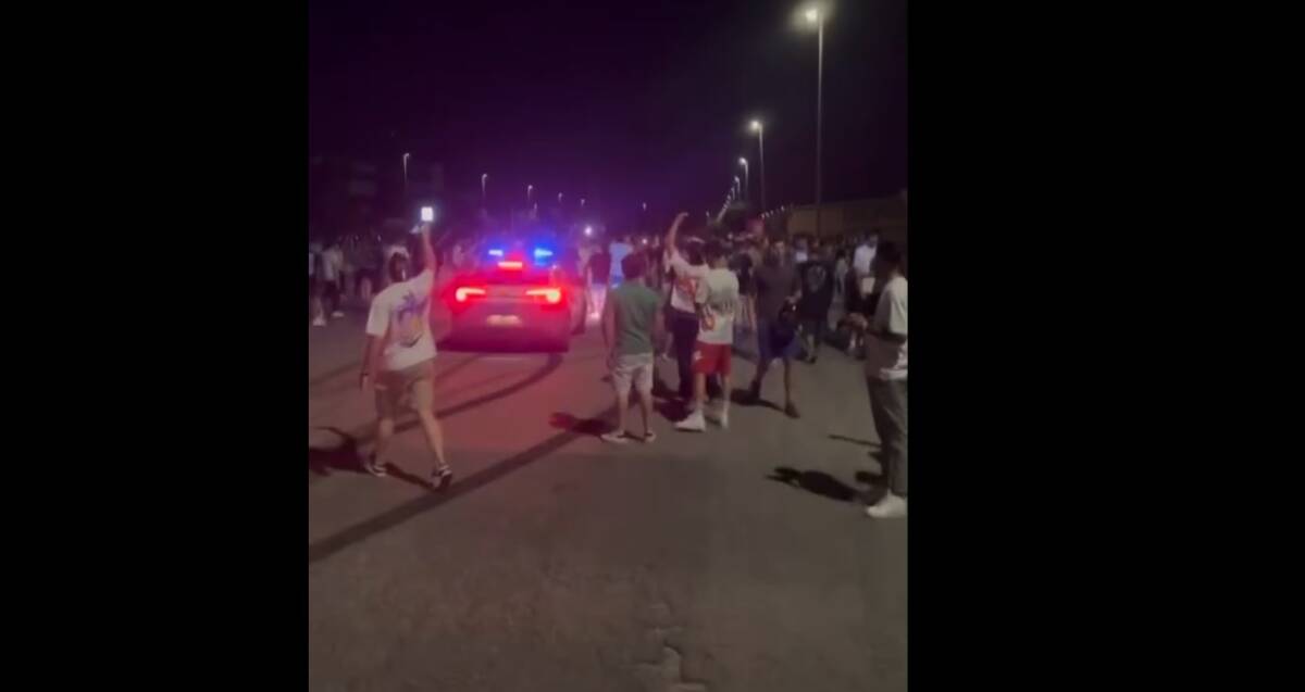 corsa clandestina auto palazzina