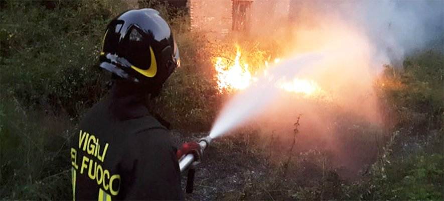 incendi boschivi vigili del fuoco