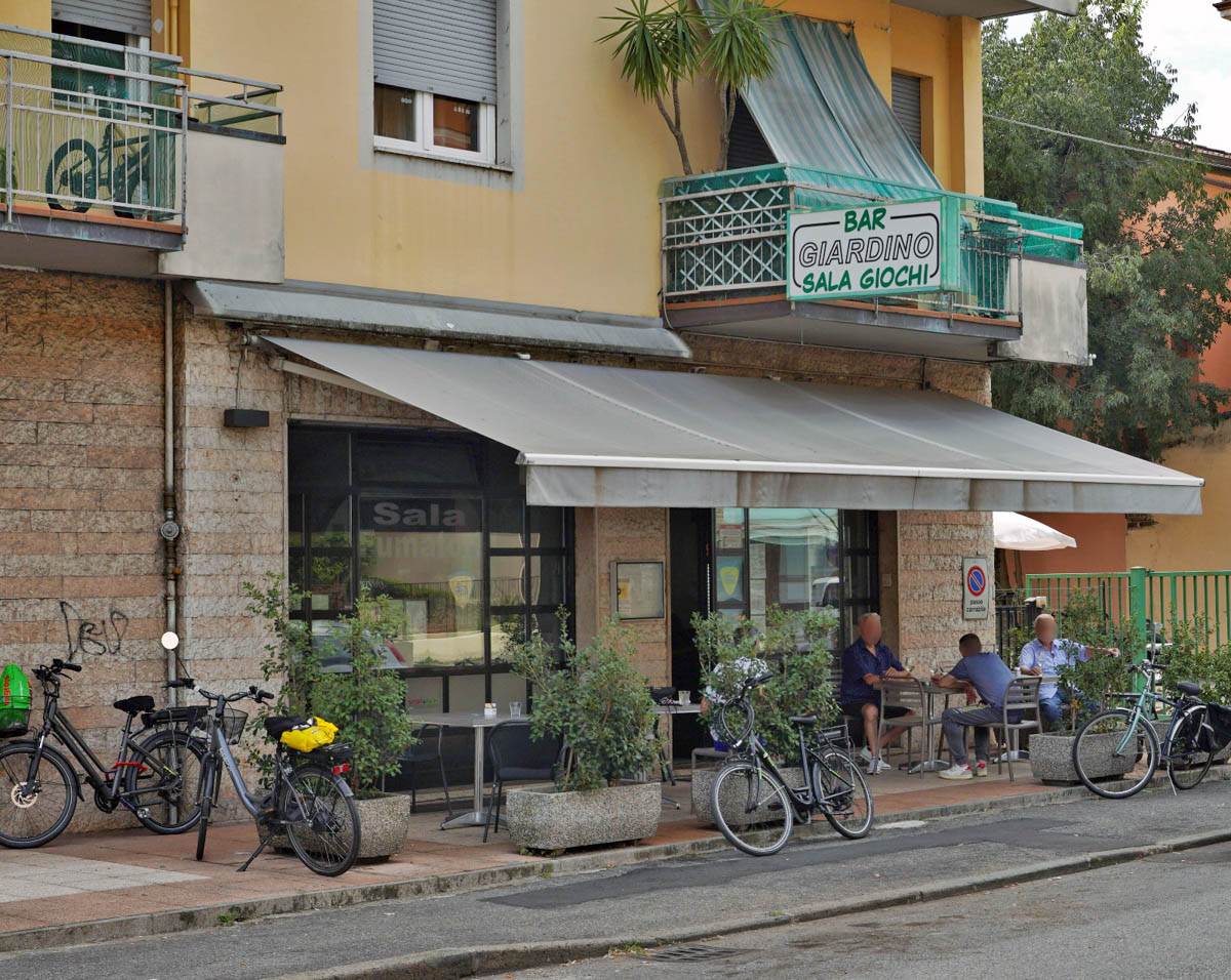 Bar Giardino - via Murari Bra Golosine