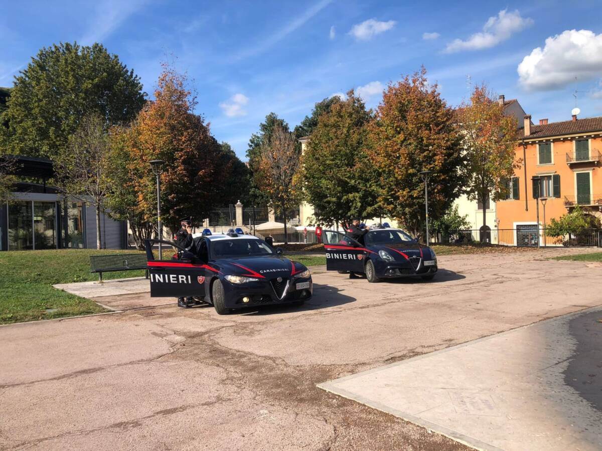 Carabinieri in Piazza Cittadella.