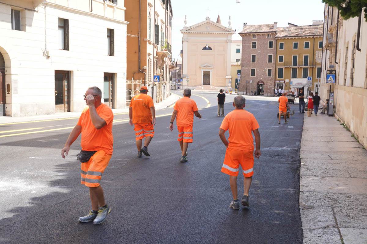 Lavori asfaltatura Stradone Maffei e San Fermo