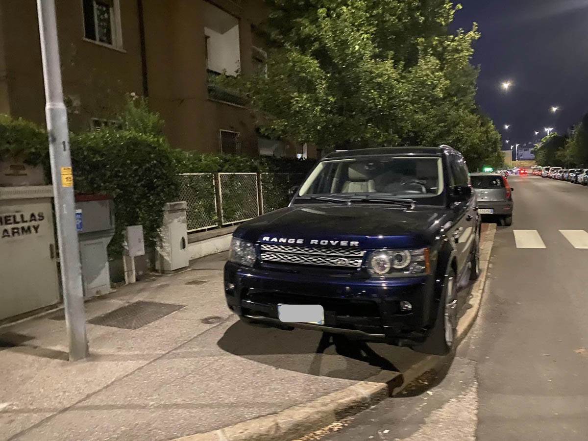 Parcheggio selvaggio stadio