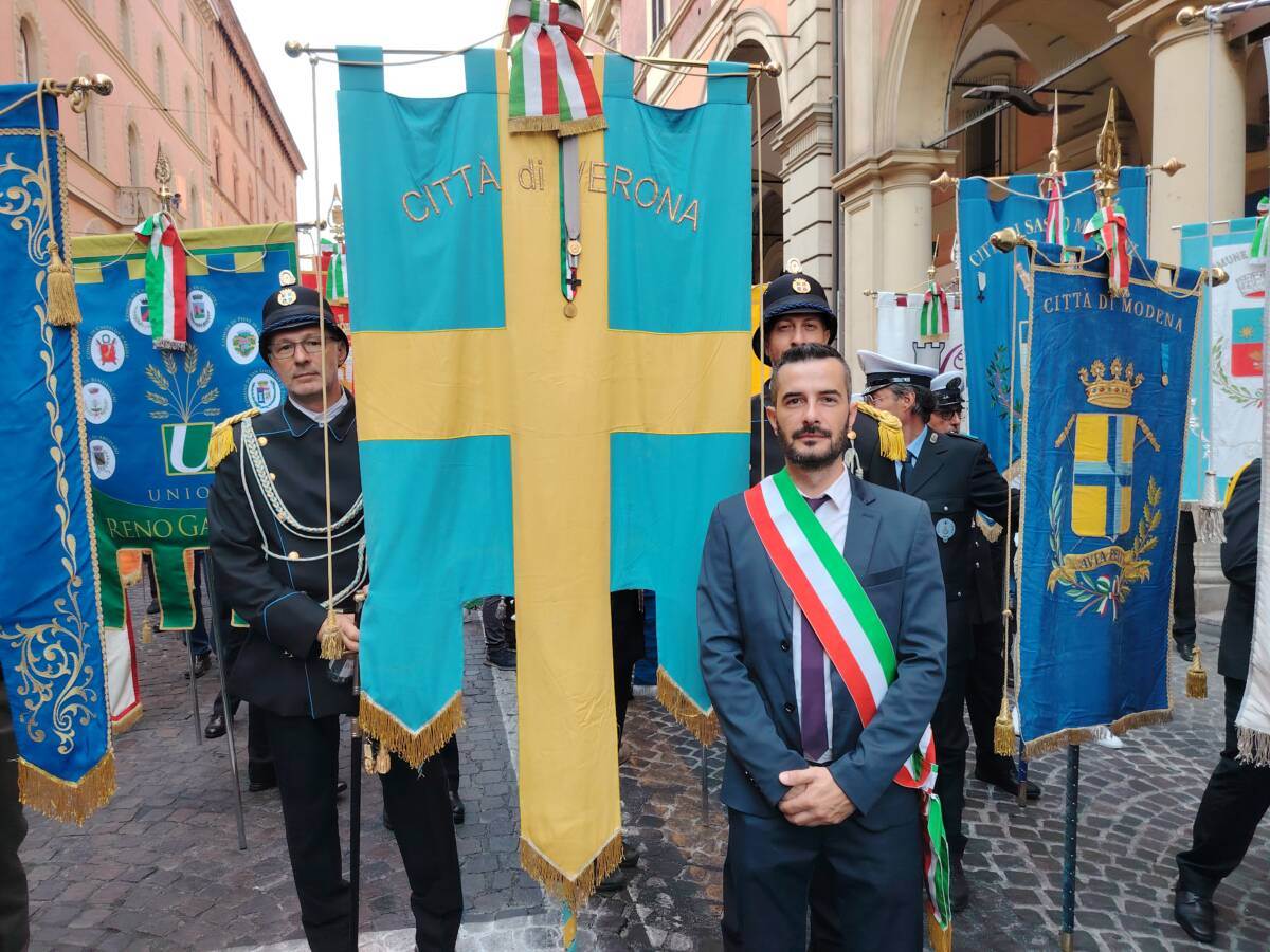 strage bologna gonfalone