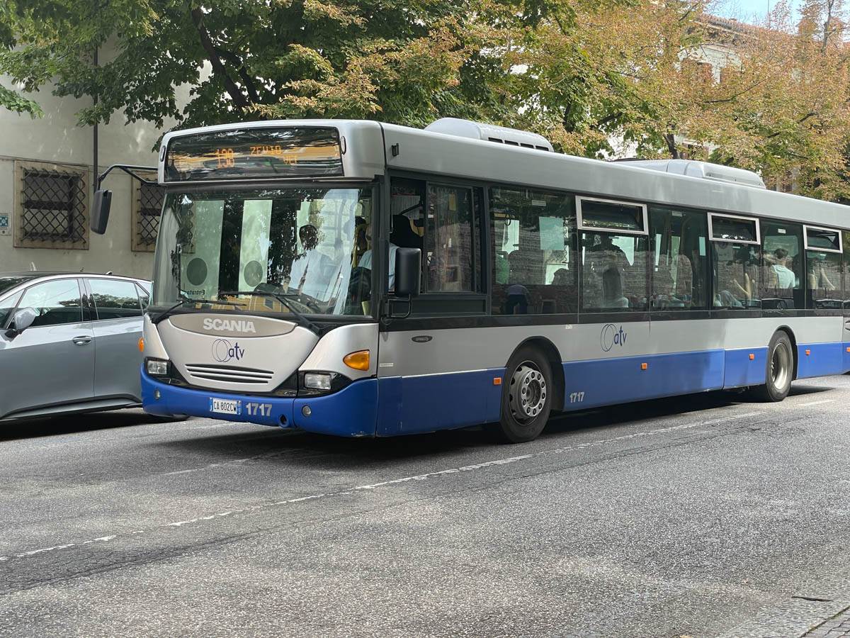 Autobus Atv in via Pallone a Verona