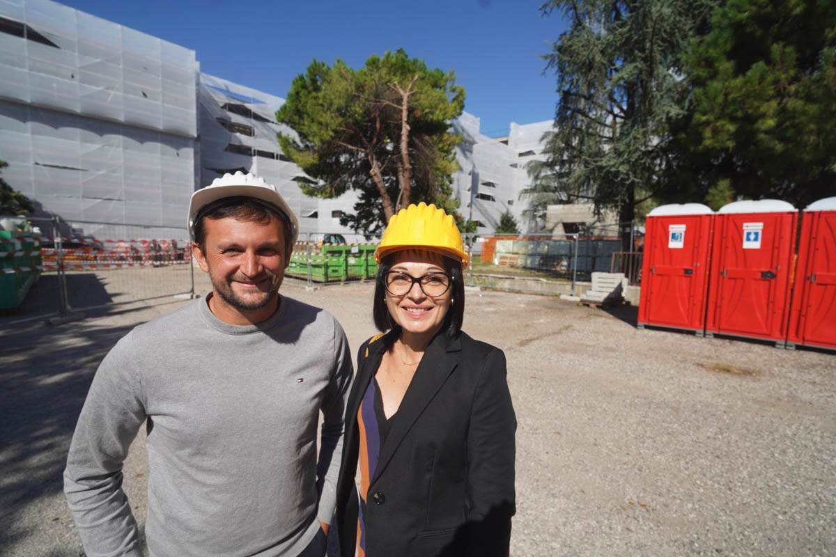 Cantiere Agec Case Azzolini di Borgo Roma. Federico Benini, Anita Viviani